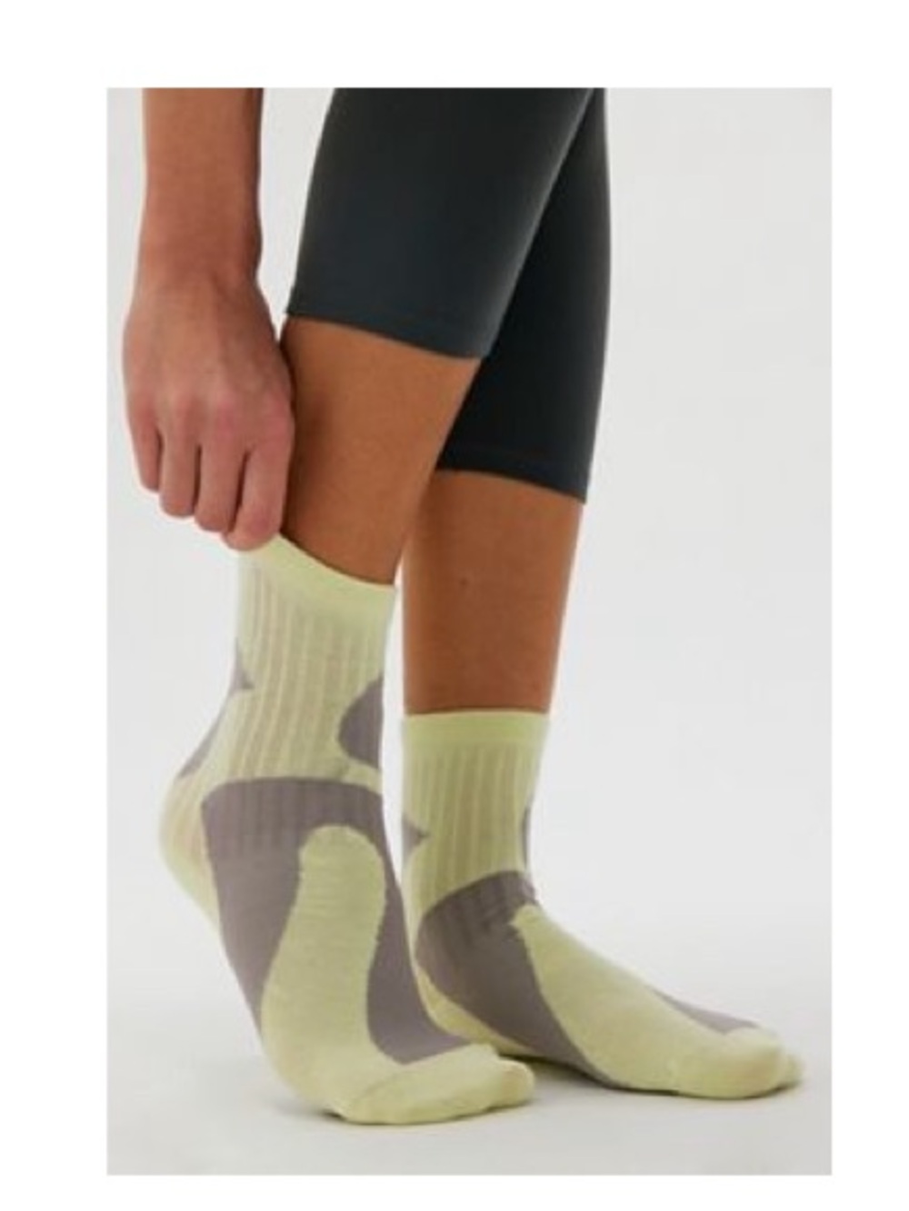 On Running Liquid Logo High Crew Socks - Light Yellow & Gray NWT 2 pair